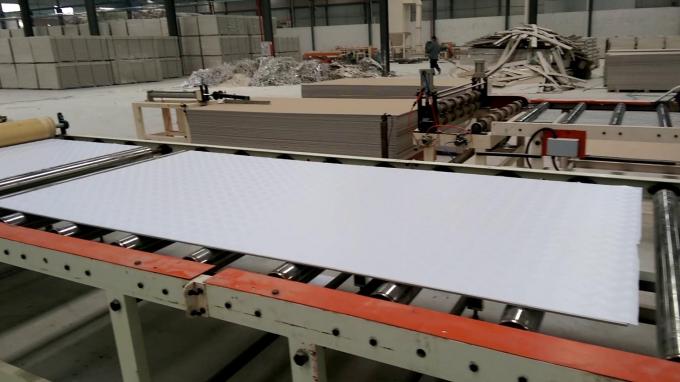 Chaîne de production de panneau de gypse de vinyle, machine de panneau de gypse de papier d'aluminium