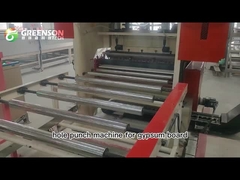 Machine de fabrication de feuilles perforées en plaques de gypse pour la décoration de plafond et de mur
