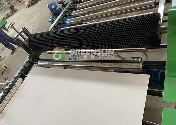 Un bon prix. Ligne de production de machines de fabrication de carreaux de plafond en plaques de gypse décoratives en ligne