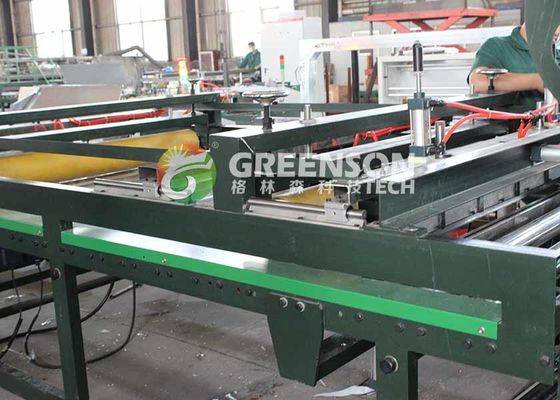 Un bon prix. Machine de fabrication de plafonds en plâtre de petite capacité Machine de stratification de plafonds en plâtre en ligne