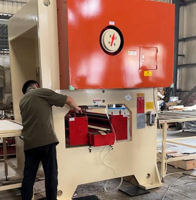 Un bon prix. Hydraulic Press Pneumatic Eapièce entièrement automatique Punching Machine et Machine de monture en ligne