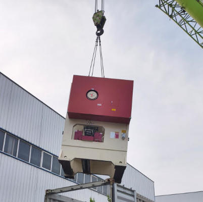 Un bon prix. Machine de poinçonnage de planche d'absorption du son entièrement automatique. Puncheur de plateau. en ligne