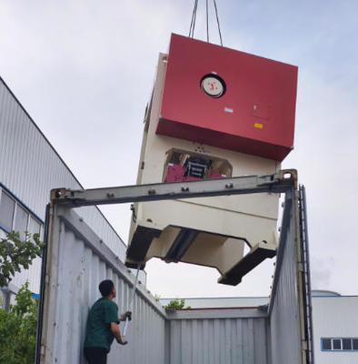 Un bon prix. Carreaux de plafond perforés PVC à grande vitesse en ligne