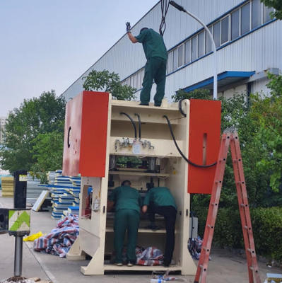 Un bon prix. Machine perforante de la carte de gypse 100 tonnes Punching Press en ligne