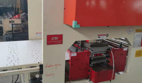 Un bon prix. Machine de presse hydraulique de carreaux faciles à utiliser en ligne