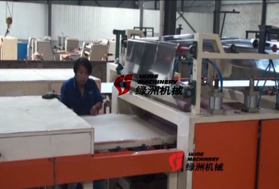 Un bon prix. Film de PVC, tapis de fibre de verre, machine de stratification de papier aluminium pour la feuille de plaque de plâtre de gypse en ligne