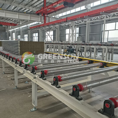 Un bon prix. Ligne de production entièrement automatique de panneaux sandwich PU PIR pour une épaisseur de 40 à 300 mm et une largeur de 950 à 1200 mm en ligne