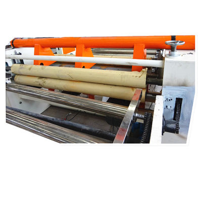 Un bon prix. Découpeuse complètement automatique pour les tuiles de plafond stratifiées par PVC de panneau de gypse en ligne