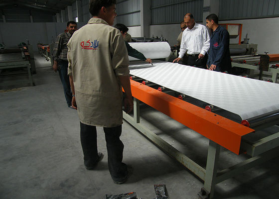 Machine de stratification à double face entièrement automatique pour plafond en plâtre en PVC