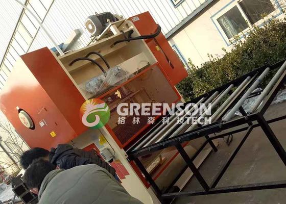 Machine de fabrication de panneaux perforés hautement automatique avec un fonctionnement facile en 2 travailleurs