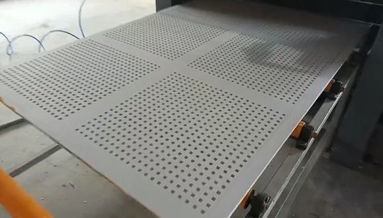 Facile d'utilisation 2 ouvriers usine de perforation de planche
