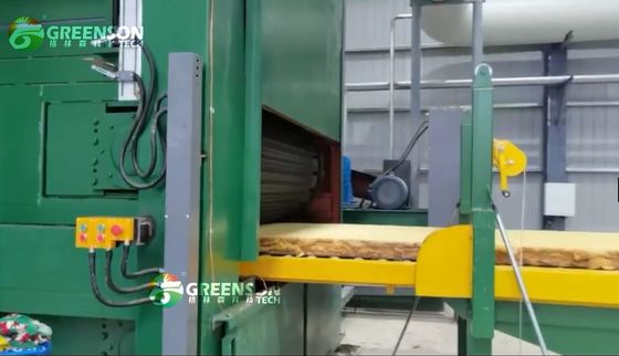 Machine de fabrication de panneaux en laine de roche avec four de fusion de cupola au gaz naturel
