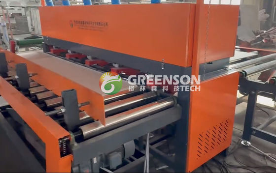 Un bon prix. Machine de fabrication de carreaux de plâtre en PVC à petite capacité 600x600 en ligne