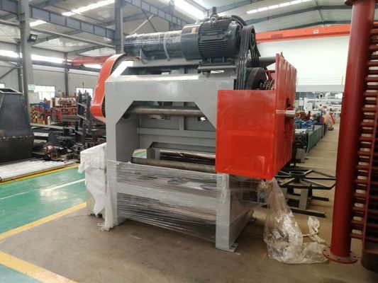 Poinçonneuse adaptée aux besoins du client de trou de rendement élevé de machine de perforation de feuille de couleur entièrement
