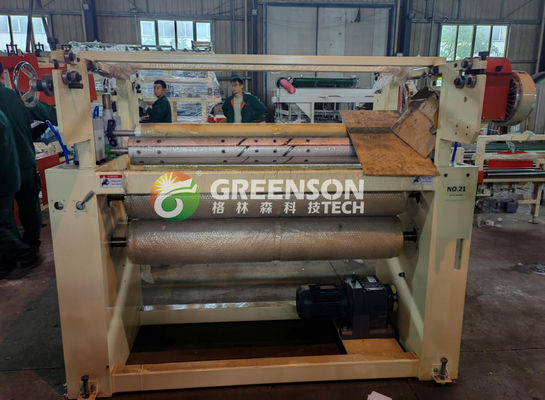 Un bon prix. Machine de contrecollage de plaques de plâtre double face entièrement automatique avec système de stratification efficace de 1 300 mm et système PLC pour ligne de production de carreaux de plafond en ligne