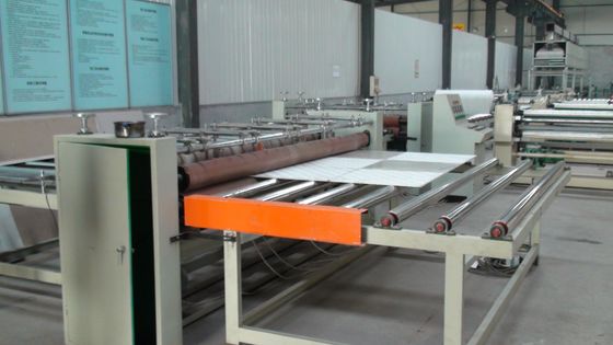 La machine complètement automatique avancée de stratification, laissent tomber la tuile fausse de plafond de gypse faisant la machine