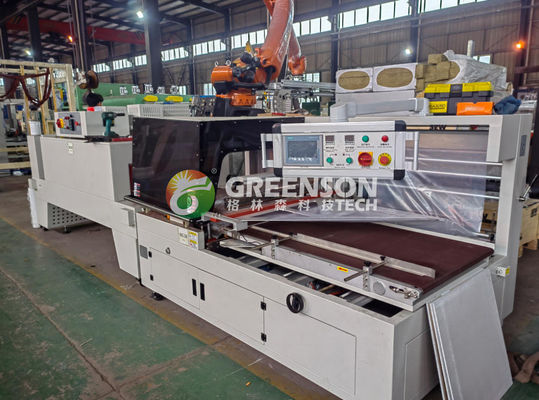 Un bon prix. Machine de lamination entièrement automatique pour dalles de plafond en PVC et gypse avec certification ISO9001 et une capacité de production annuelle de 4 à 8 millions de mètres carrés en ligne