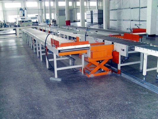 Un bon prix. Papier d'aluminium et machine fausse de stratification de panneau de gypse de plafond de film de PVC en ligne