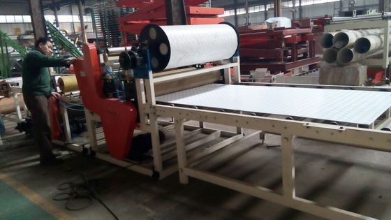 Un bon prix. Usine célèbre de machine de stratification de film de PVC de matériaux de construction de vinyle de la Chine de marque en ligne