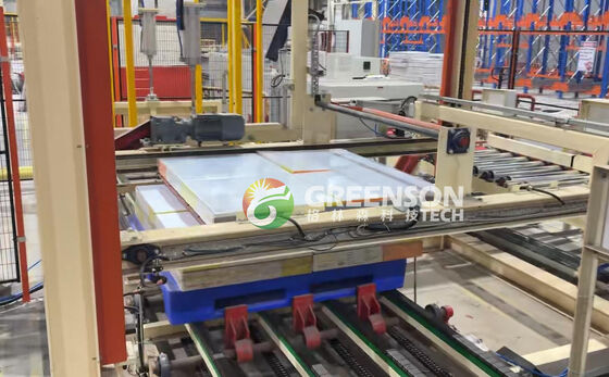 Un bon prix. Machine de panneaux de plâtre revêtus de film PVC de 55 kW avec une largeur de laminage maximale de 1300 mm pour une production de 2 à 6 millions de m²/an en ligne