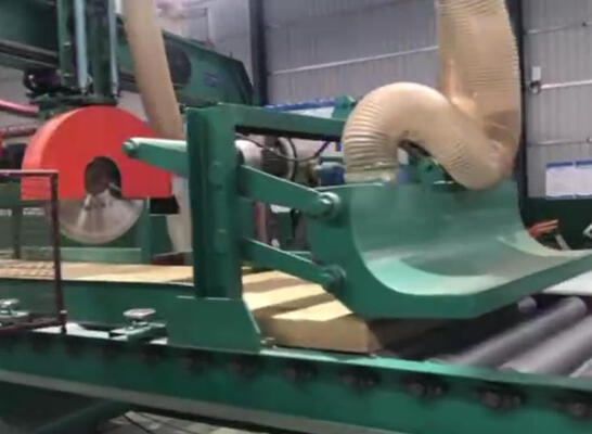Ligne de production de laine de roche à durcissement à haute température contrôlée par PLC avec une densité de matière première de 80 à 200 kg/m3
