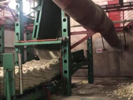 Ligne de production de laine de roche économe en énergie avec 1200-2400 mm largeur de planche 80-200kg/m3 Densité et alimentation 380V/50Hz