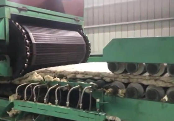 Ligne de production automatique de laine de roche de 1,2 mètre de large pour la fabrication de panneaux de laine minérale