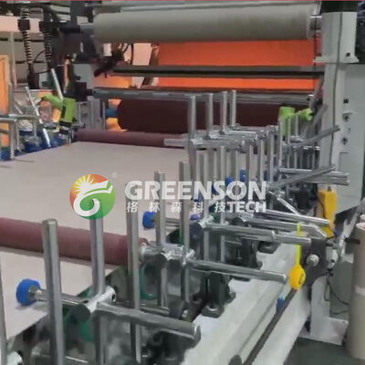 Un bon prix. Machine de laminage à colle thermofusible PUR à haute efficacité pour panneaux muraux avec une vitesse de production de 5 à 17 m/min en ligne