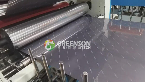 Un bon prix. Machine de laminage entièrement automatique avec une vitesse de production de 5 à 17 m/min, une colle chaude PUR et une épaisseur de plaque de 3 à 40 mm en ligne