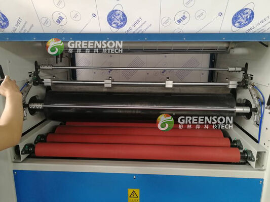 Un bon prix. Machine de plastification entièrement automatique avec une vitesse de production de 5-17 m/min, un contrôle PLC et une colle thermofusible PUR écologique pour plaques de plâtre en ligne