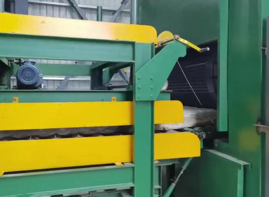 Un bon prix. Ligne de production de laine de roche contrôlée par PLC avec durcissement à haute température pour panneaux de laine de basalte de 80-200 kg/m3 en ligne