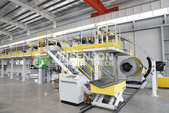 Un bon prix. Ligne de production de panneaux sandwich PU entièrement automatique avec 300 kW de puissance et largeur réglable en ligne