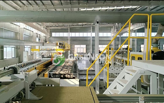 Un bon prix. Ligne de production entièrement automatique de feuilles de polyuréthane PIR à haute capacité et à vitesse variable pour la fabrication de panneaux sandwich en ligne