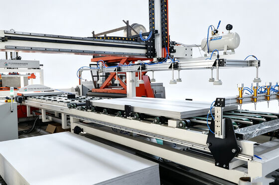 Un bon prix. Coupeur de bande de cloison sèche certifié CE, machine de découpe de plaques de plâtre ISO en ligne