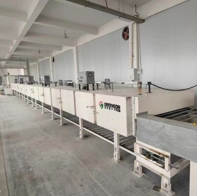 Un bon prix. Ligne de production de peinture par pulvérisation de panneaux de gypse de fabricant chinois pour matériaux de construction en ligne
