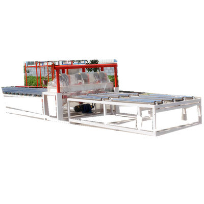La découpeuse automatique de capacité élevée pour PVC Ceiing couvre de tuiles le travail du bas