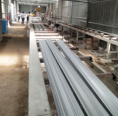 Plâtre de gypse de plafond moulant la chaîne de production de corniche d'éclairage indirect