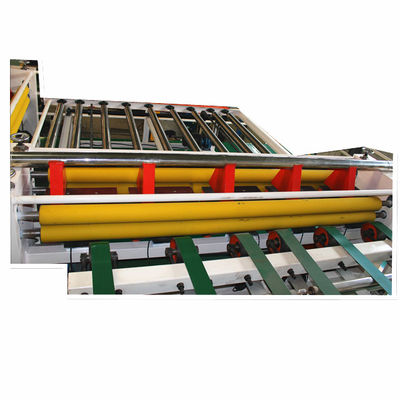 Un bon prix. Machine de stratification de panneau de plafond de gypse de film de PVC de conception intérieure en ligne