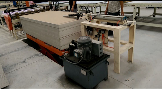 Un bon prix. Ligne de stratification automatique complète pour les plaques de plâtre PVC et PET en ligne